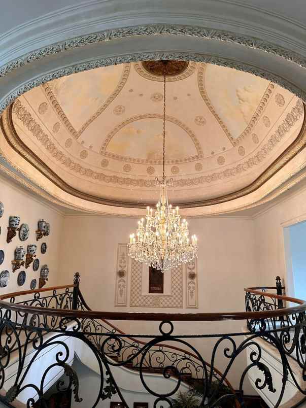 dijual rumah mewah lokasi taman golf lippo karawaci