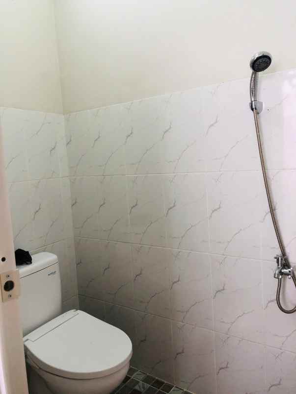 dijual rumah minimalis tropis shm ready