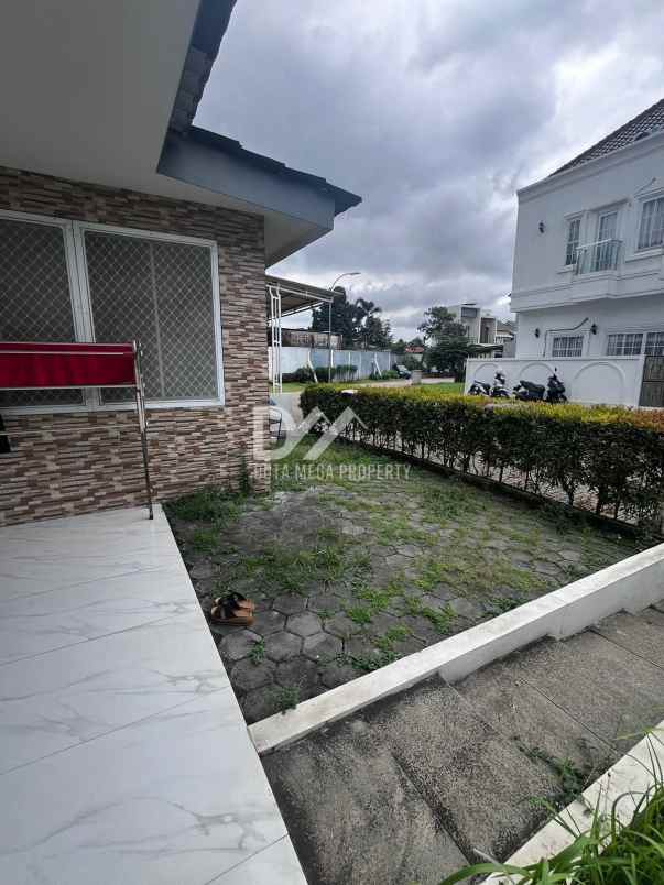 dijual rumah modernland