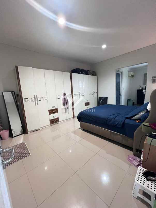 dijual rumah modernland