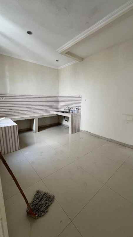 dijual rumah mulyorejo