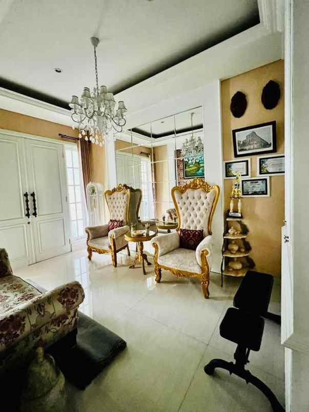 dijual rumah mulyorejo