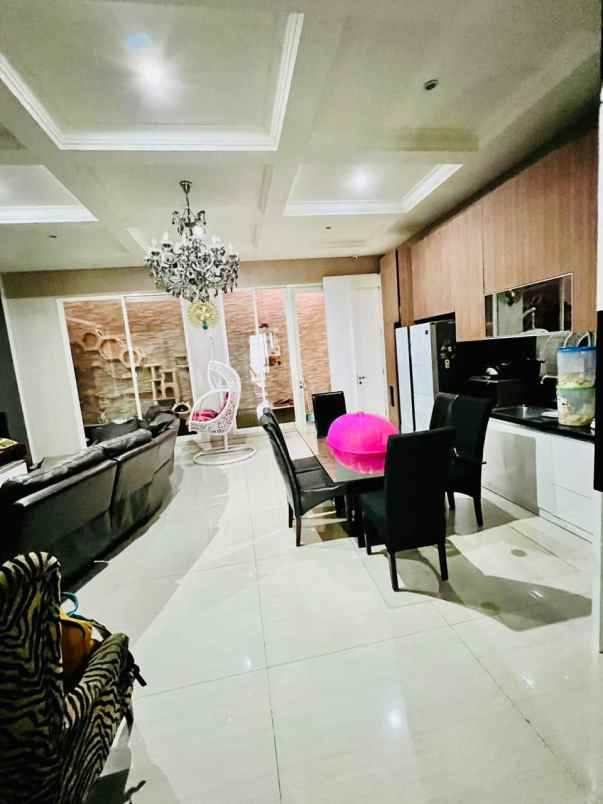 dijual rumah mulyorejo