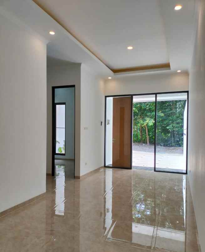 dijual rumah ngemplak