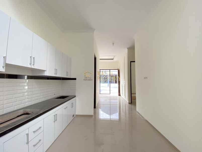 dijual rumah ngemplak