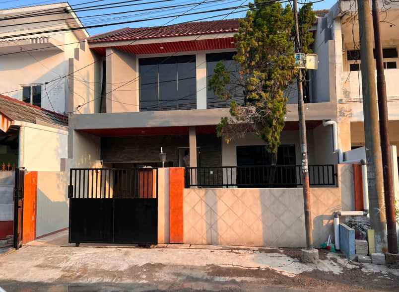 dijual rumah nginden