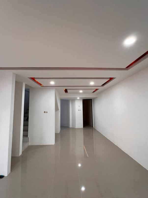 dijual rumah nginden