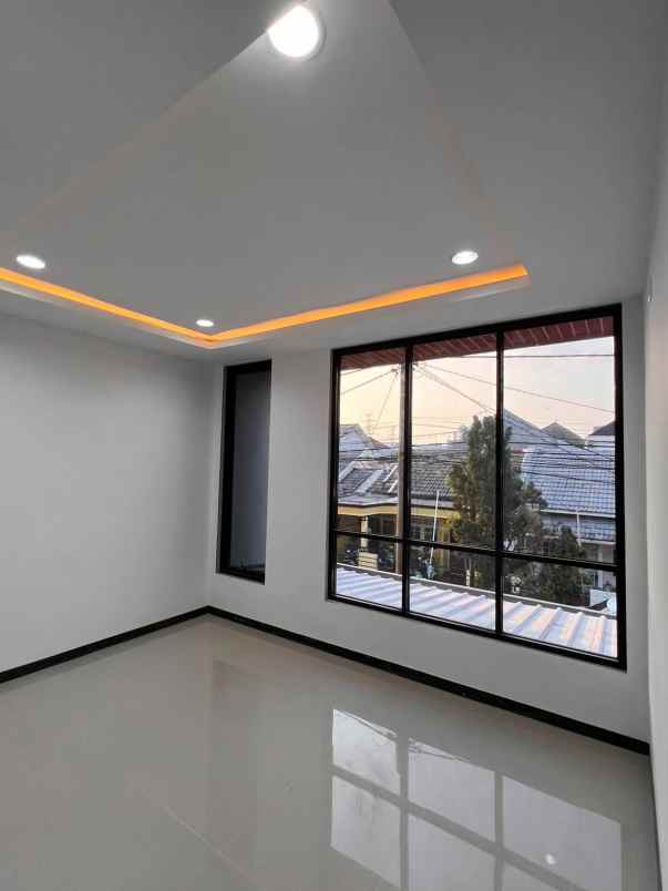 dijual rumah nginden