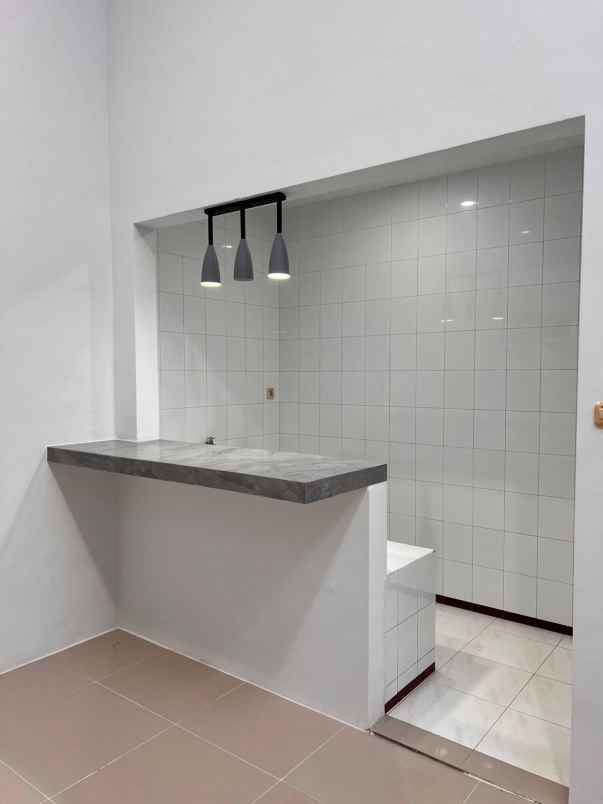 dijual rumah nginden