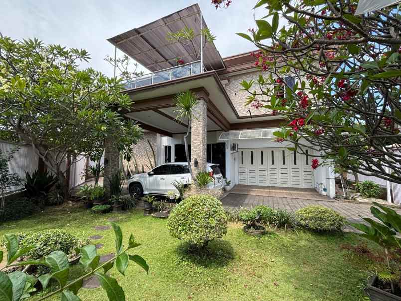 dijual rumah nginden intan barat
