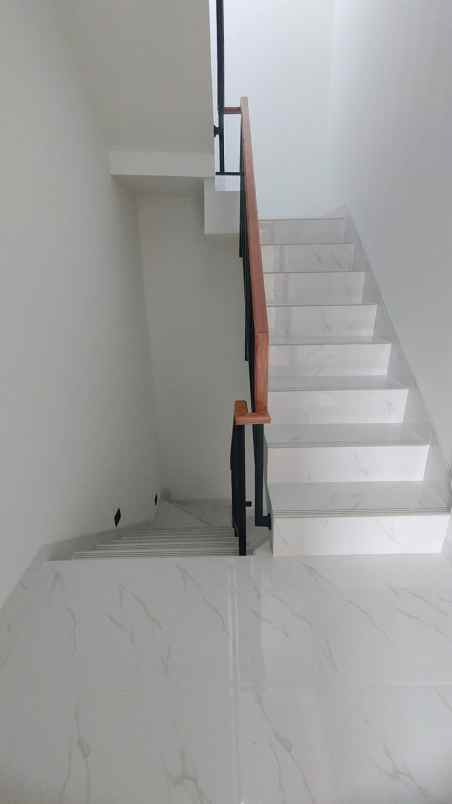 dijual rumah nusaloka bsd city tangsel