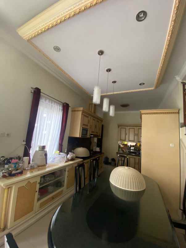 dijual rumah pakuwon city