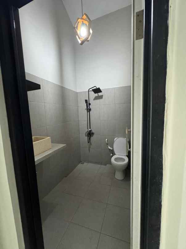 dijual rumah pancoran mas depok