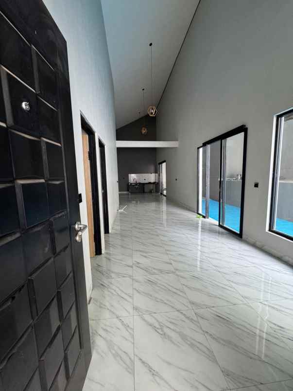 dijual rumah pancoran mas depok