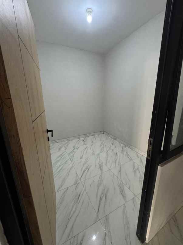 dijual rumah pancoran mas depok