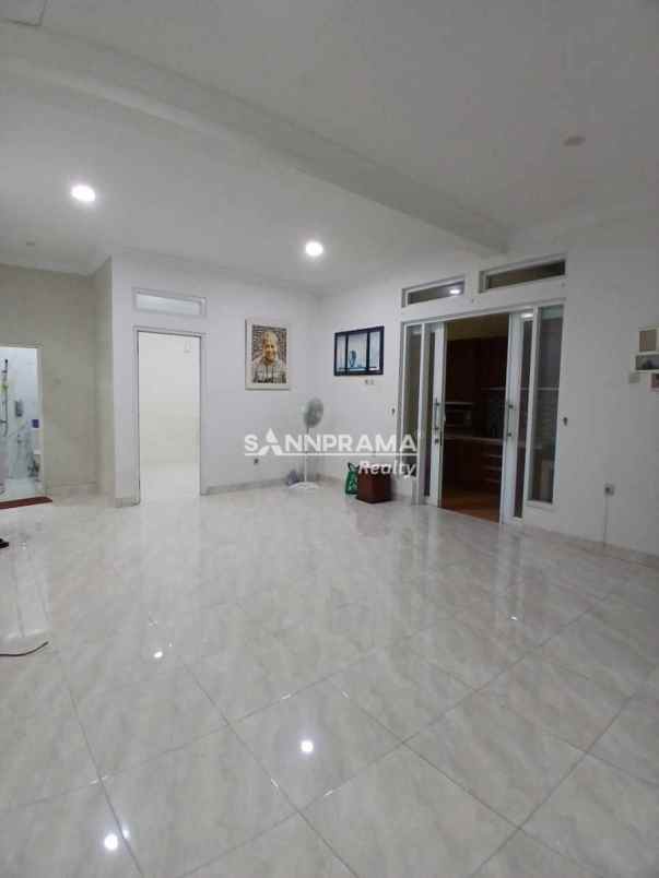 dijual rumah pancoran mas depok