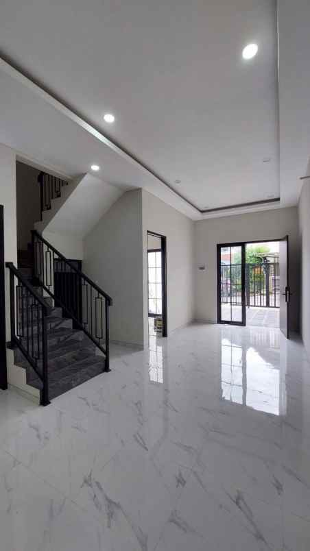 dijual rumah pantai mentari