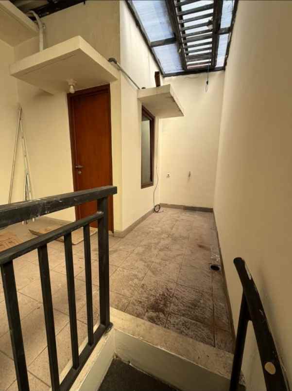 dijual rumah pelangi the gading residence