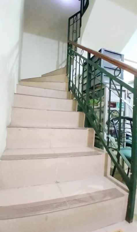 dijual rumah pelepah kelapa gading