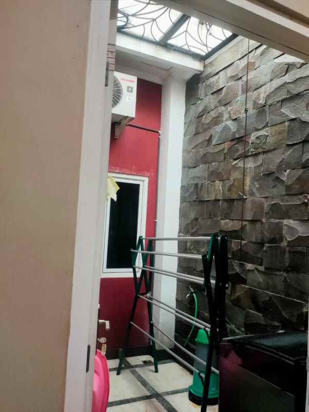 dijual rumah permata tembalang