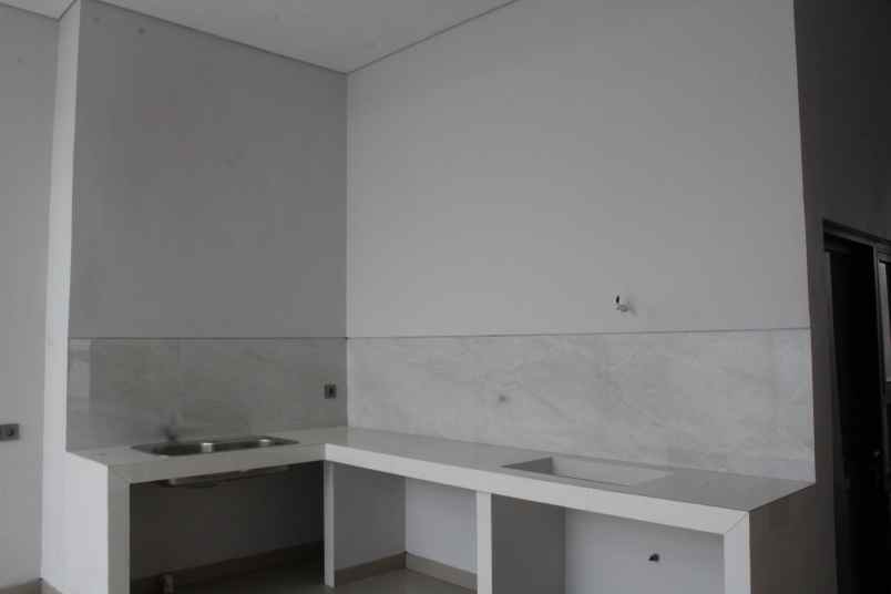 dijual rumah perum diamond residence