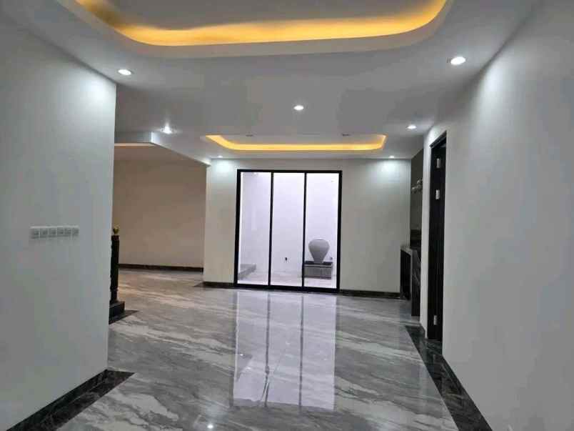 dijual rumah perumahan babatan pantai