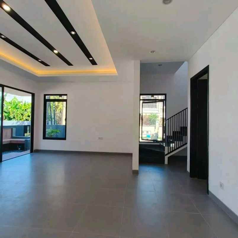 dijual rumah perumahan babatan pantai