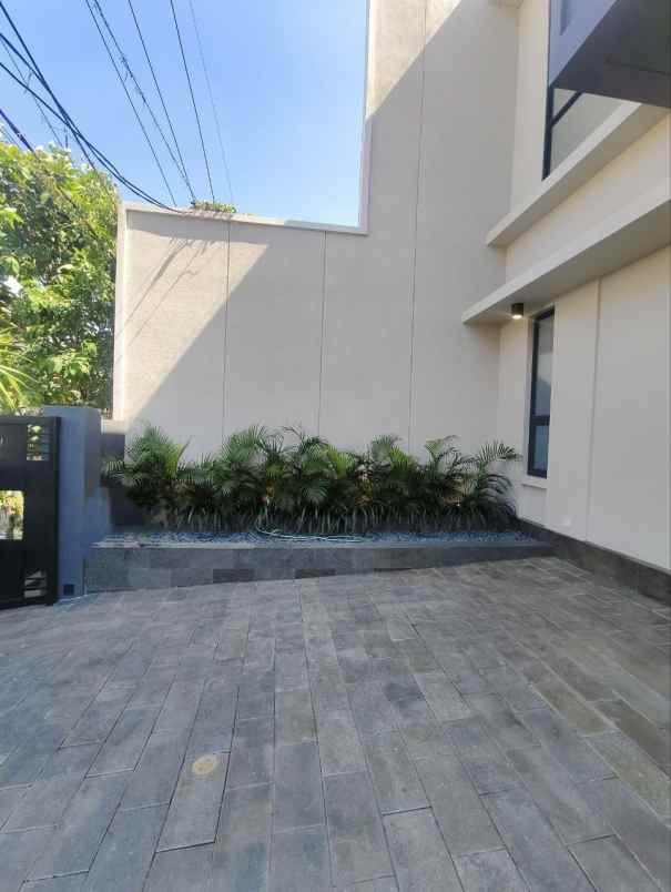 dijual rumah perumahan babatan pantai