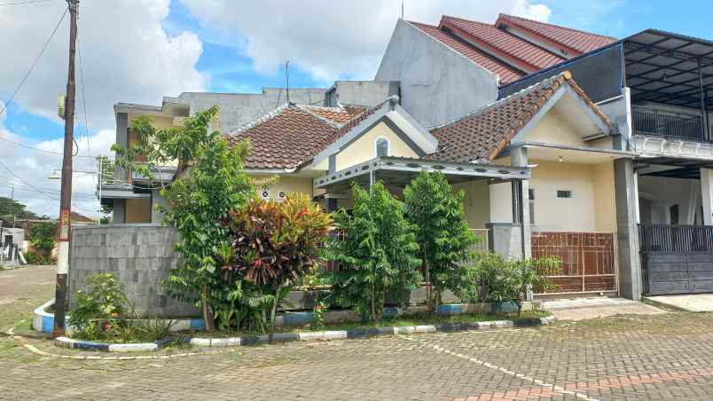 dijual rumah perumahan cluster blimbing