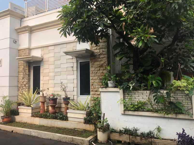 dijual rumah perumahan duta bintaro