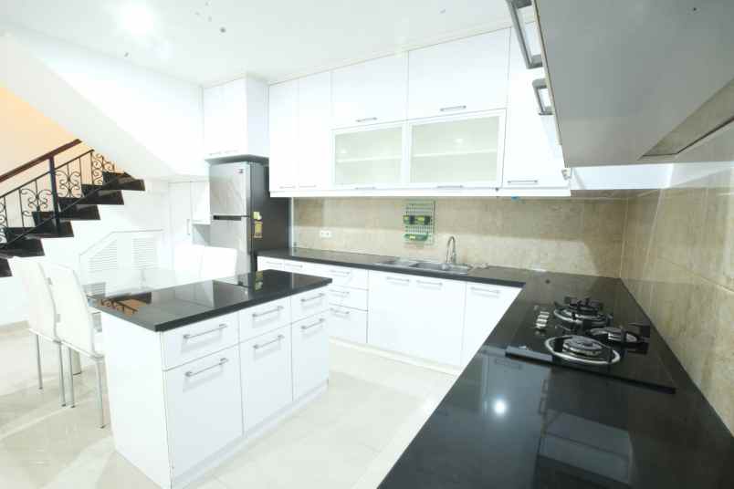 dijual rumah perumahan gading arcadia