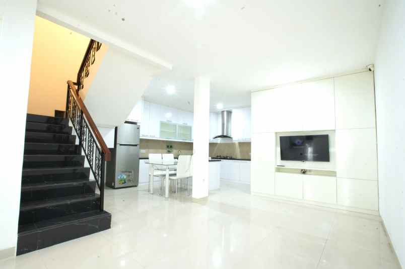 dijual rumah perumahan gading arcadia