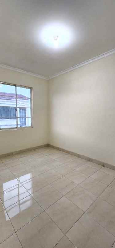 dijual rumah perumahan gading grande