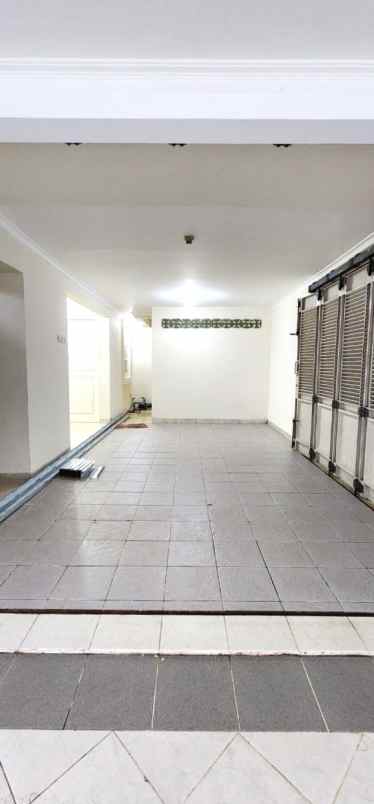 dijual rumah perumahan gading grande