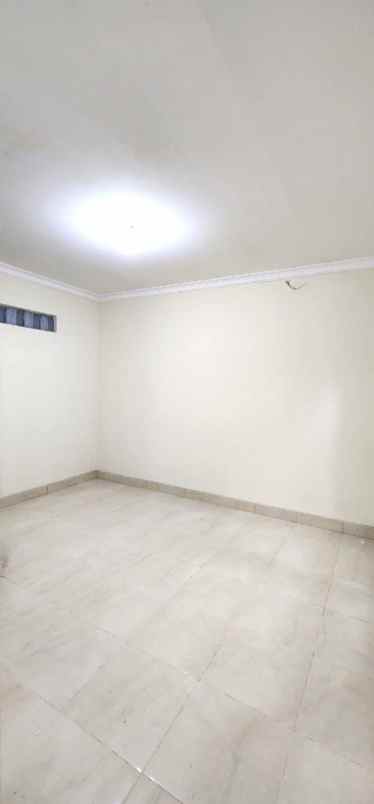 dijual rumah perumahan gading grande