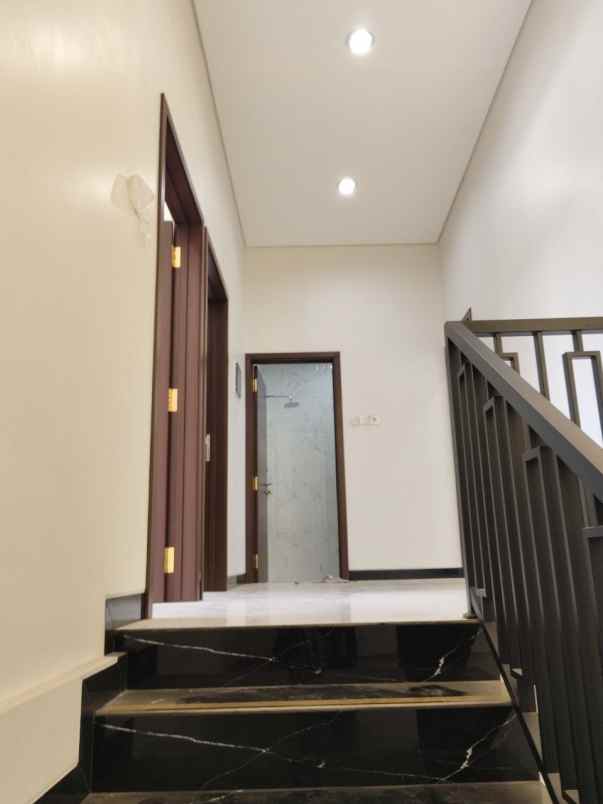 dijual rumah perumahan pantai mentari