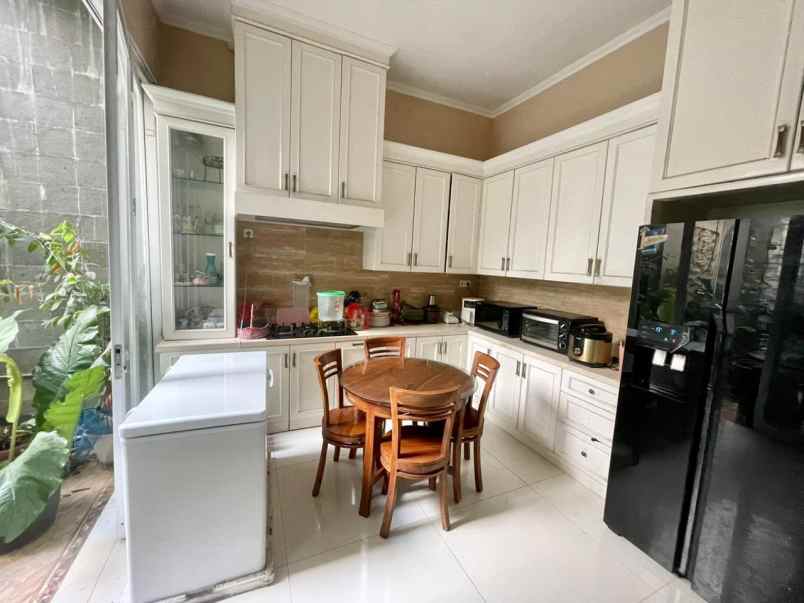 dijual rumah pesona khayangan depok