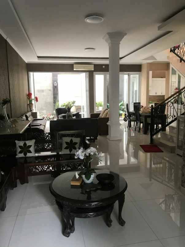 dijual rumah pesona khayangan depok