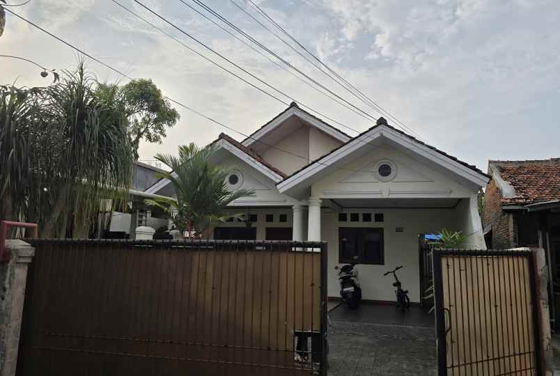 dijual rumah pisangan ciputat timur