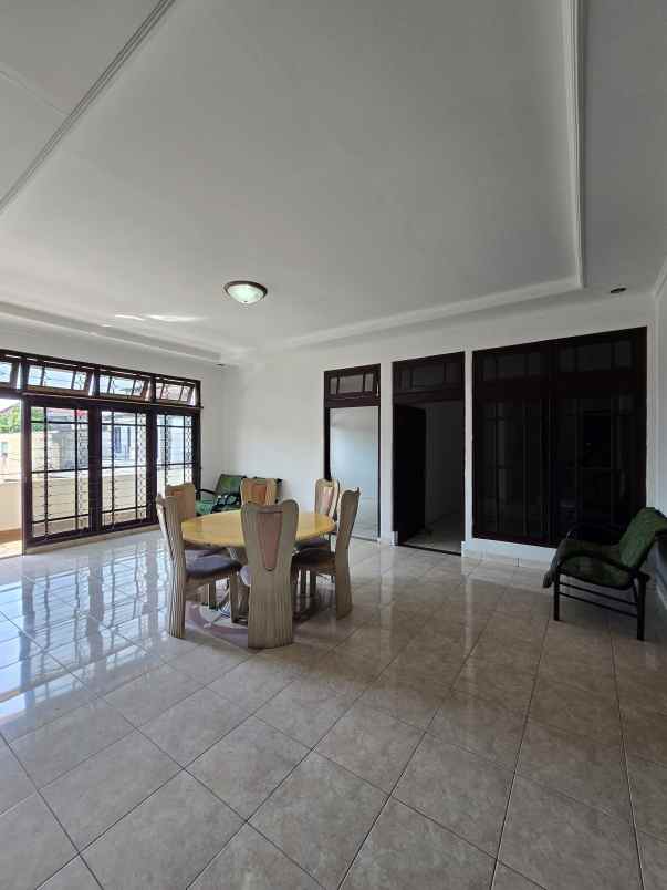 dijual rumah pondok bambu