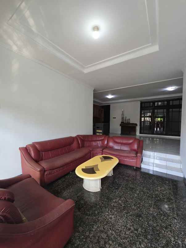 dijual rumah pondok bambu