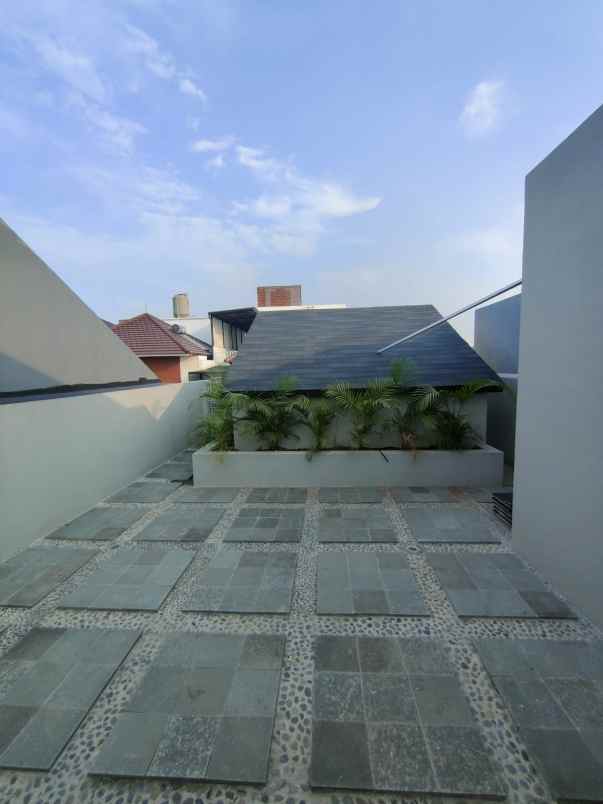 dijual rumah pondok bambu
