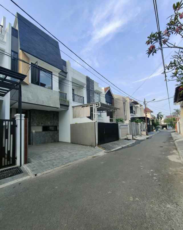 dijual rumah pondok bambu