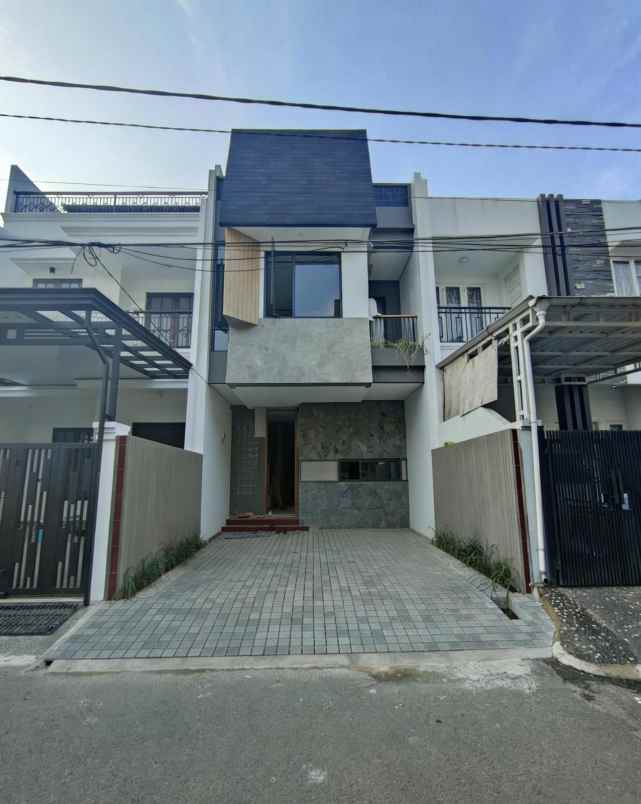 dijual rumah pondok bambu
