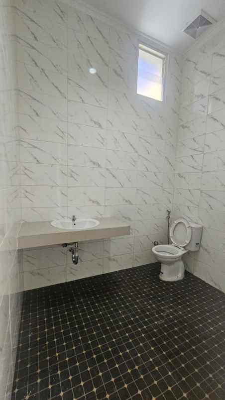 dijual rumah pondok hijau golf gading