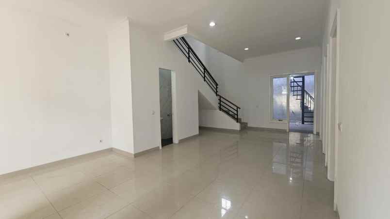 dijual rumah pondok hijau golf gading