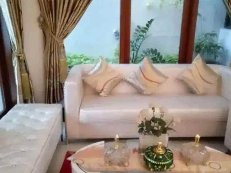 dijual rumah pondok kelapa