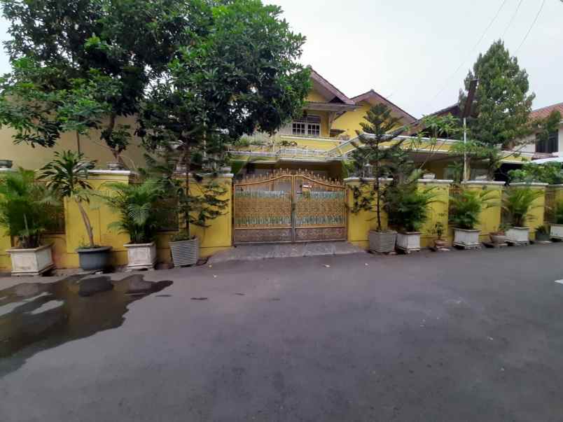 dijual rumah pondok kopi