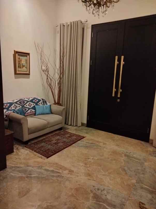 dijual rumah puri cinere