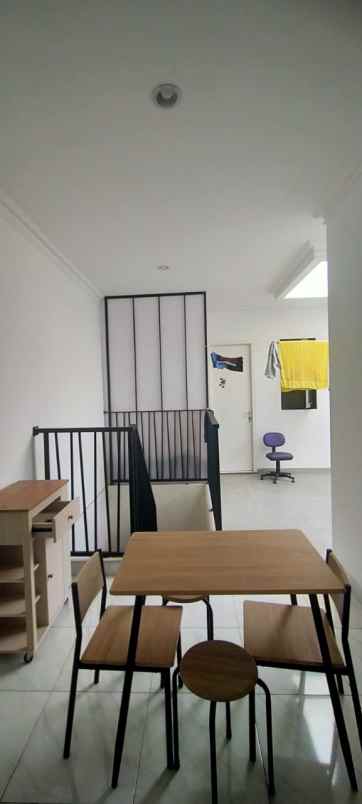 dijual rumah puri cinere